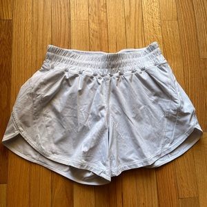 Lululemon hotty hot high-rise lined shorts 4”